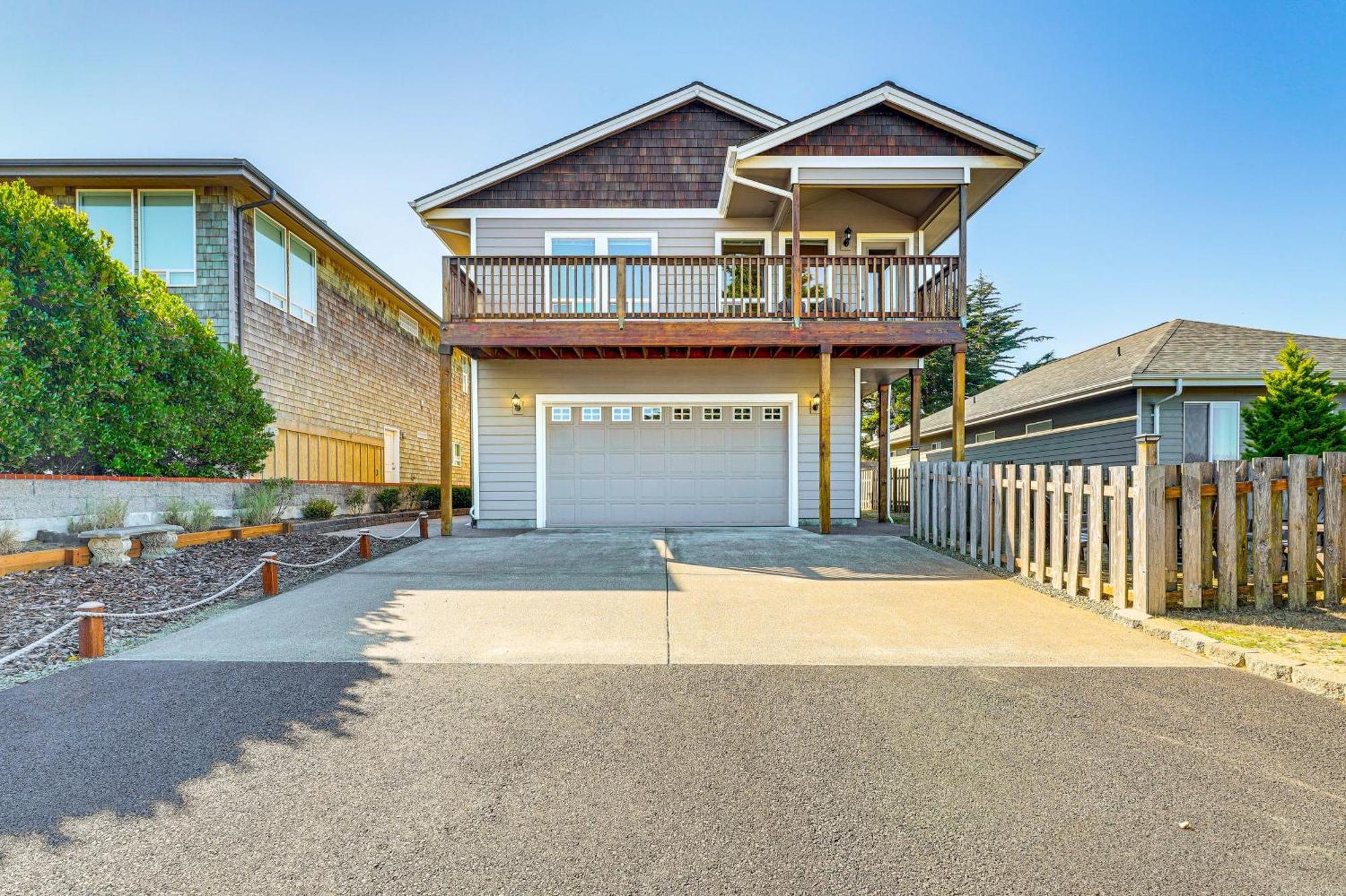 Coastal Oregon Home Walk To Dock! Newport Exterior photo