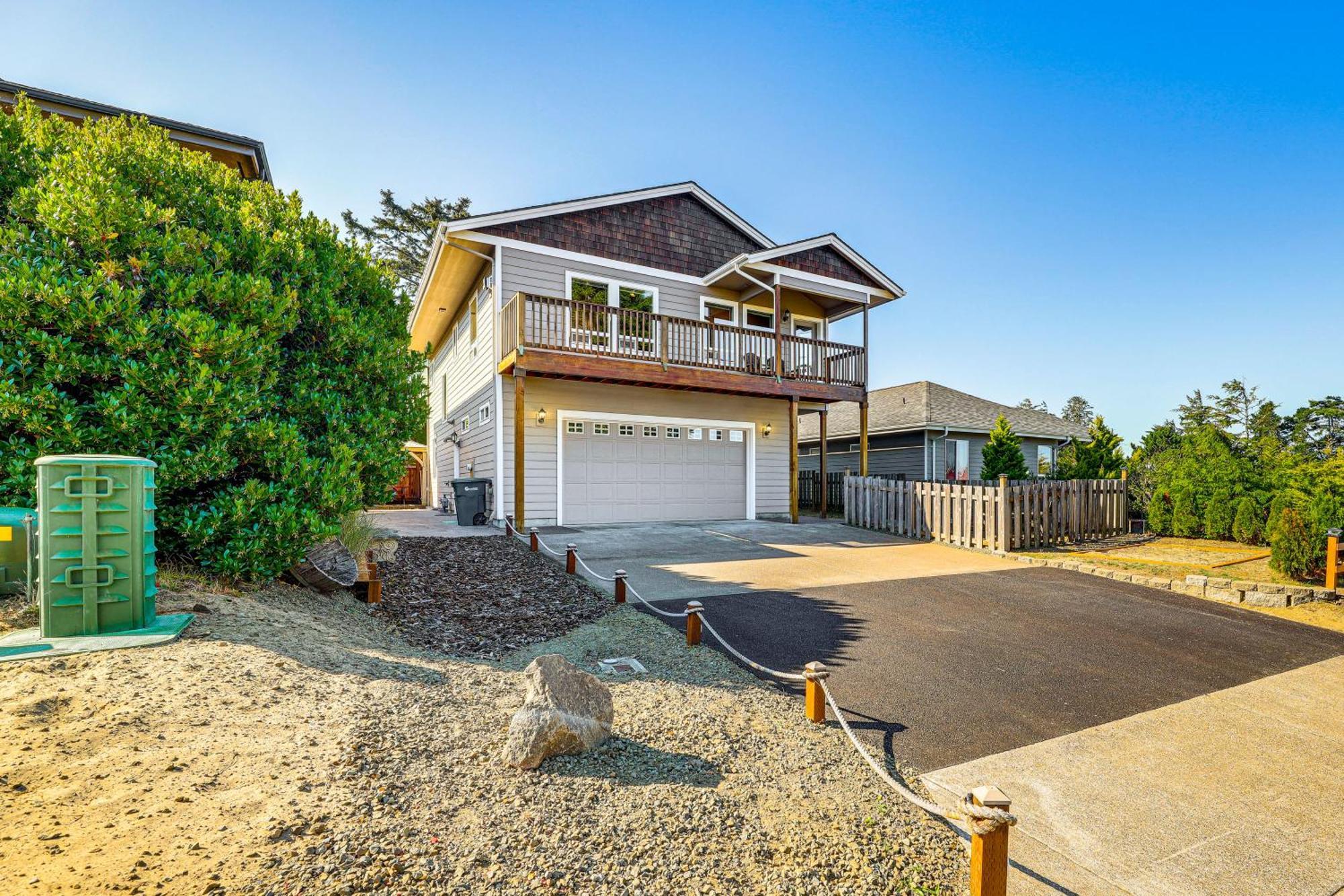 Coastal Oregon Home Walk To Dock! Newport Exterior photo